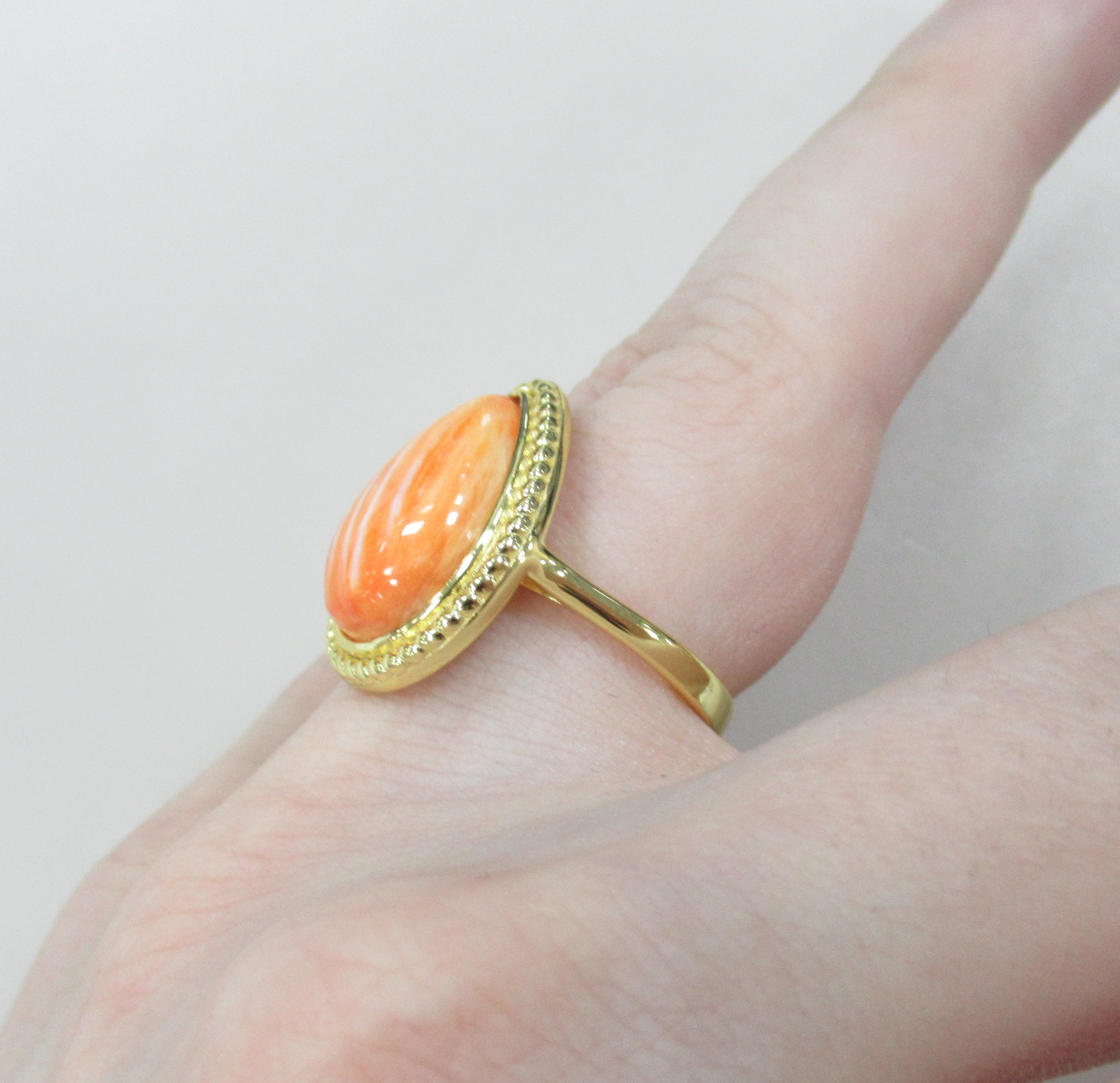 Серебряное кольцо с огненным королевским спондилюсом